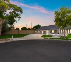 DISCOVER YOUR DREAM HOME & ENTERTAINER’S DELIGHT in Mesa Verde, Costa Mesa by the golf course!